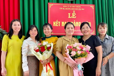 Chi bộ trường MN Hoa Mai tổ chức lễ kết nạp Đảng viên mới